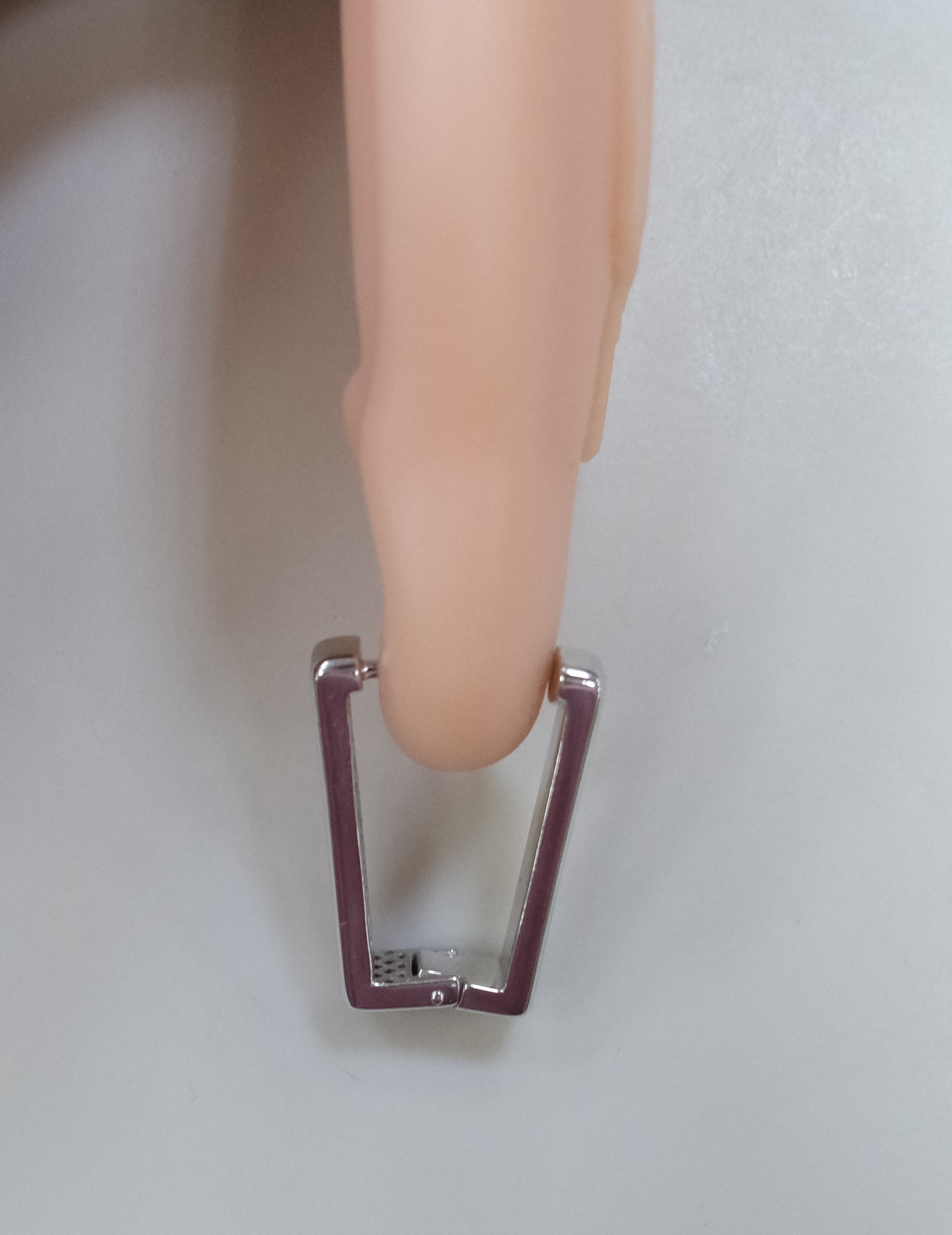 Серьги из белого золота